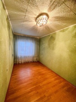 3-к квартира, 5/5 эт., 55м²