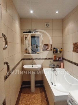 2-к квартира, 3/10 эт., 65м²