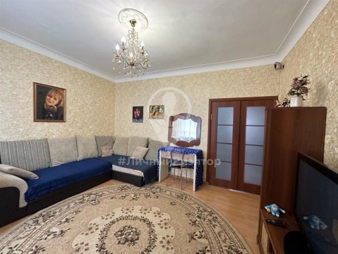 3-к квартира, 1/3 эт., 68м²