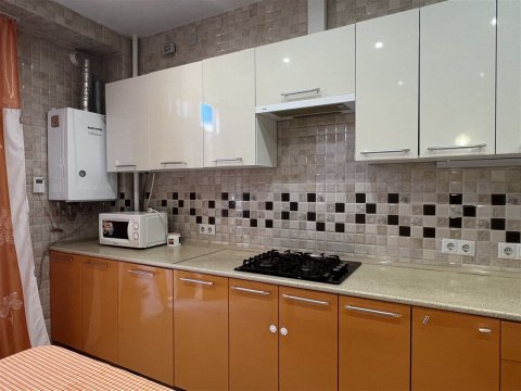 1-к квартира, 3/13 эт., 55м²