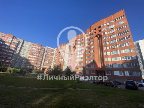 2-к квартира, 1/10 эт., 52м²