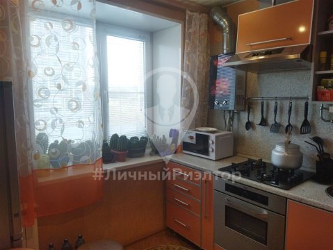 2-к квартира, 5/5 эт., 40м²