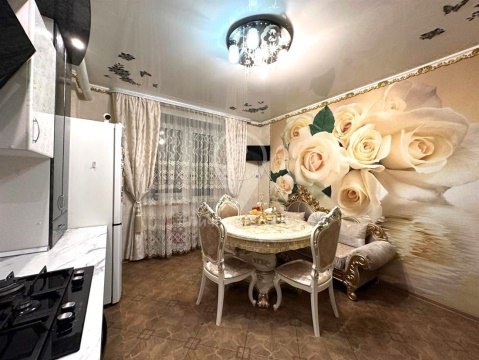 2-к квартира, 7/10 эт., 61м²