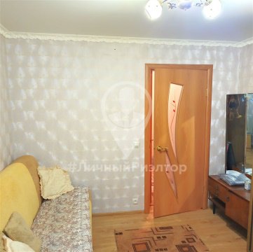 2-к квартира, 1/3 эт., 50м²