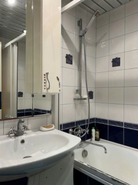 3-к квартира, 3/10 эт., 72м²