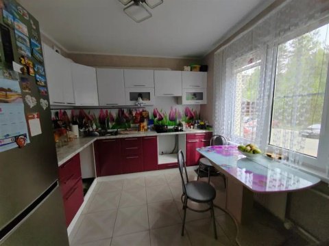 3-к квартира, 1/3 эт., 73м²