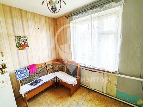 3-к квартира, 1/3 эт., 64м²