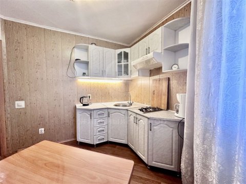 1-к квартира, 4/10 эт., 38м²