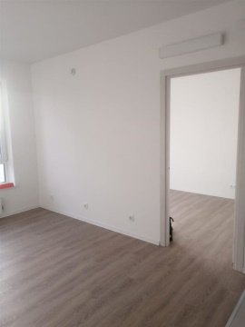 2-к квартира, 25/33 эт., 32м²