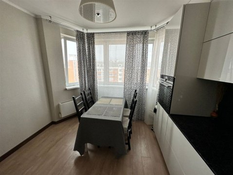 2-к квартира, 17/17 эт., 59м²