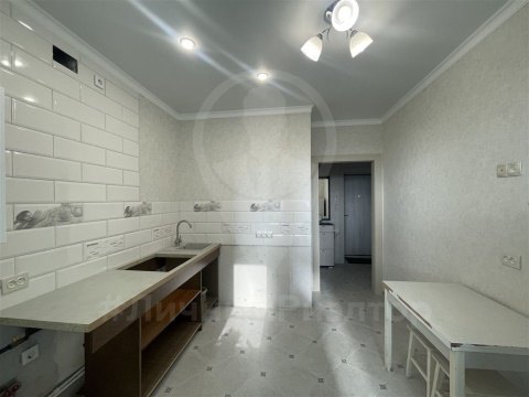 1-к квартира, 6/11 эт., 33м²