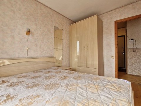 3-к квартира, 8/9 эт., 60м²