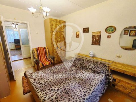 3-к квартира, 5/5 эт., 60м²