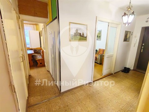 3-к квартира, 5/5 эт., 60м²