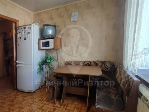 2-к квартира, 8/9 эт., 50м²