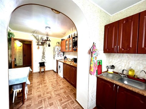 3-к квартира, 8/14 эт., 70м²