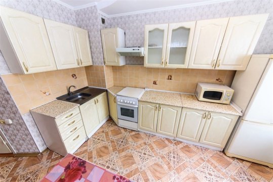 2-к квартира, 1/10 эт., 54м²