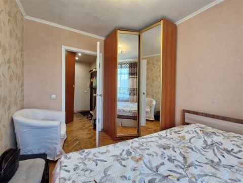 2-к квартира, 8/12 эт., 40м²