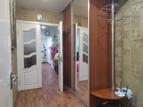 3-к квартира, 2/5 эт., 61м²