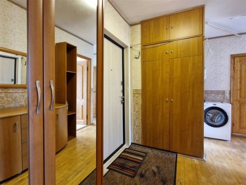 3-к квартира, 8/9 эт., 60м²