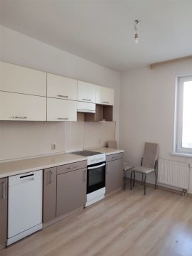 3-к квартира, 13/18 эт., 82м²