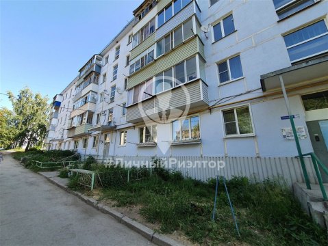 4-к квартира, 4/5 эт., 63м²