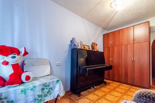 3-к квартира, 1/9 эт., 55м²