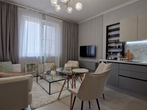 2-к квартира, 3/33 эт., 65м²