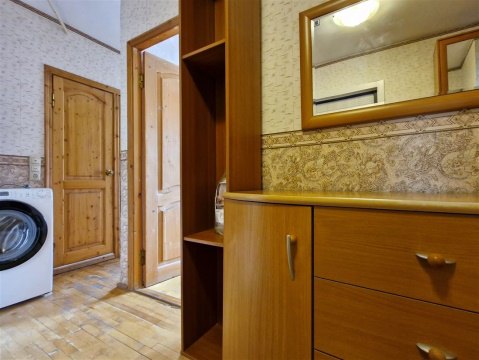 3-к квартира, 8/9 эт., 60м²