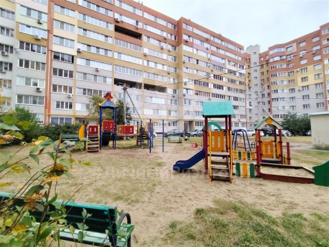 1-к квартира, 3/10 эт., 40м²