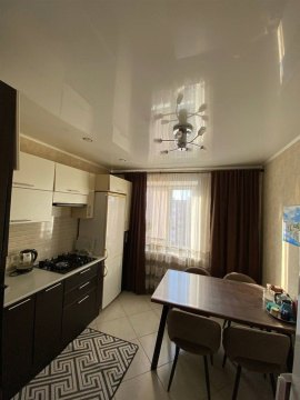 2-к квартира, 10/10 эт., 50м²