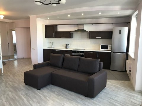 2-к квартира, 17/24 эт., 58м²