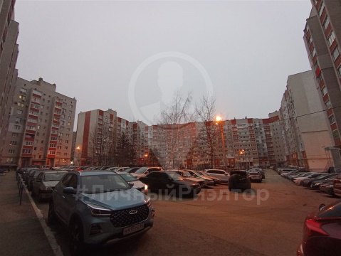 2-к квартира, 9/10 эт., 60м²