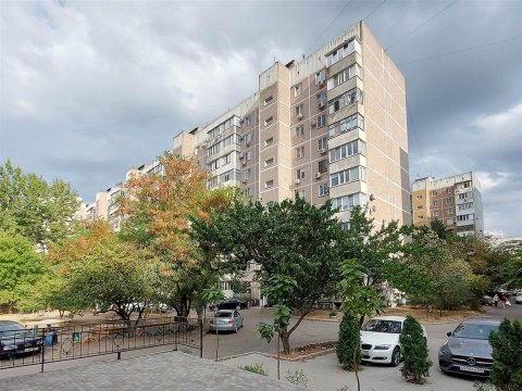 3-к квартира, 9/10 эт., 68м²