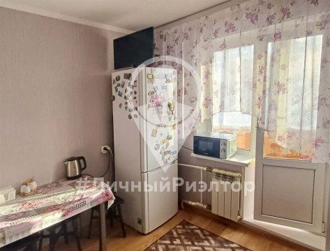 2-к квартира, 8/9 эт., 50м²