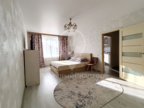 1-к квартира, 5/5 эт., 45м²