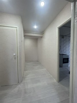 1-к квартира, 1/4 эт., 42м²