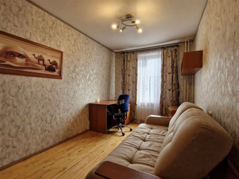 3-к квартира, 8/9 эт., 60м²