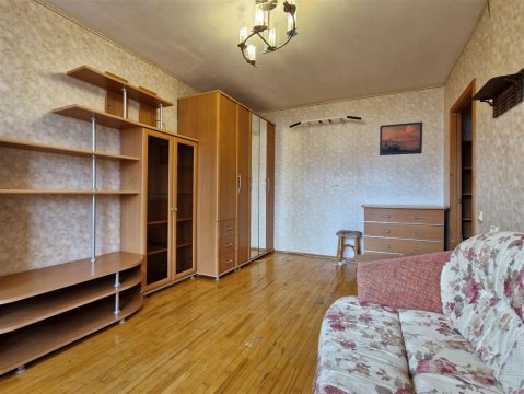 3-к квартира, 8/9 эт., 60м²