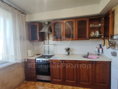 2-к квартира, 8/9 эт., 50м²