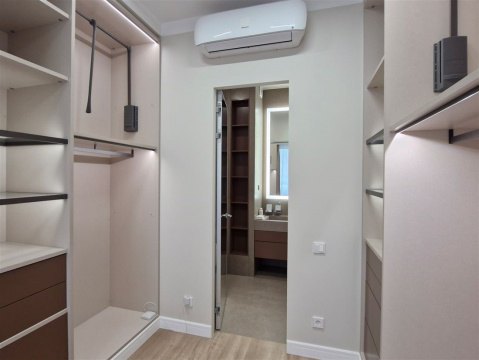 2-к квартира, 10/36 эт., 77м²