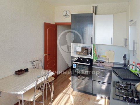 2-к квартира, 17/19 эт., 50м²