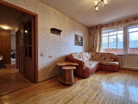 3-к квартира, 8/9 эт., 60м²