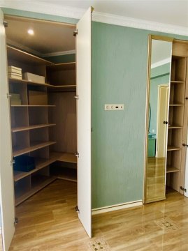 4-к квартира, 3/12 эт., 151м²