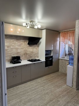 2-к квартира, 10/10 эт., 55м²