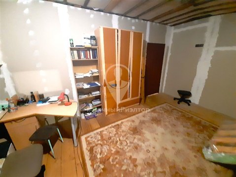 Дом 198м², участок 3 сот.