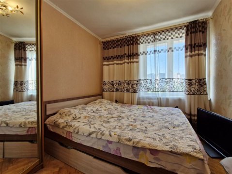 2-к квартира, 8/12 эт., 40м²