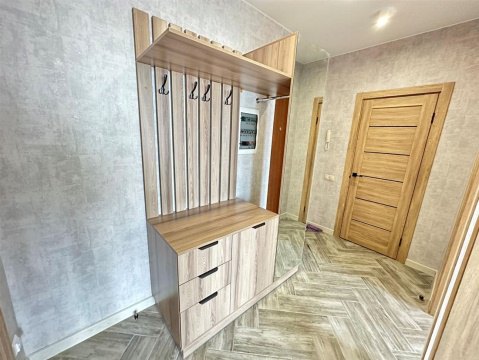 2-к квартира, 20/24 эт., 45м²