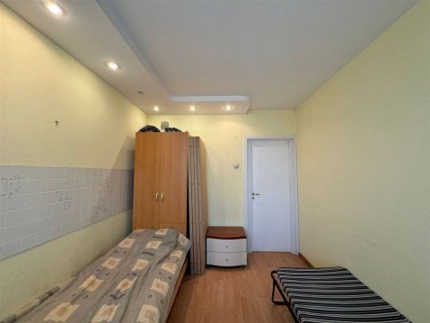 3-к квартира, 9/10 эт., 75м²