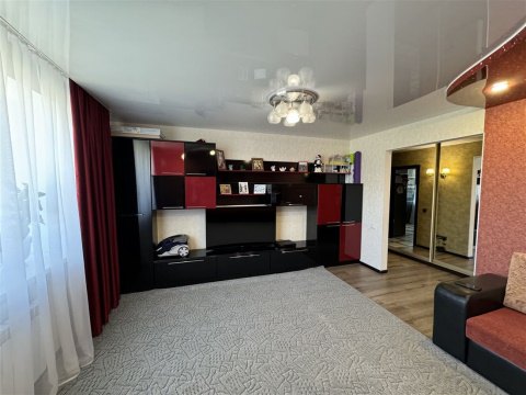 2-к квартира, 7/10 эт., 60м²